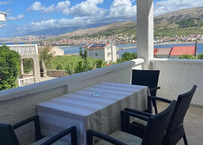 Apartman Oguic Pag Town